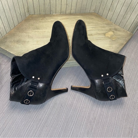 Vince Camuto Black Leather & Suede Heeled Booties 8M - Picture 11 of 13